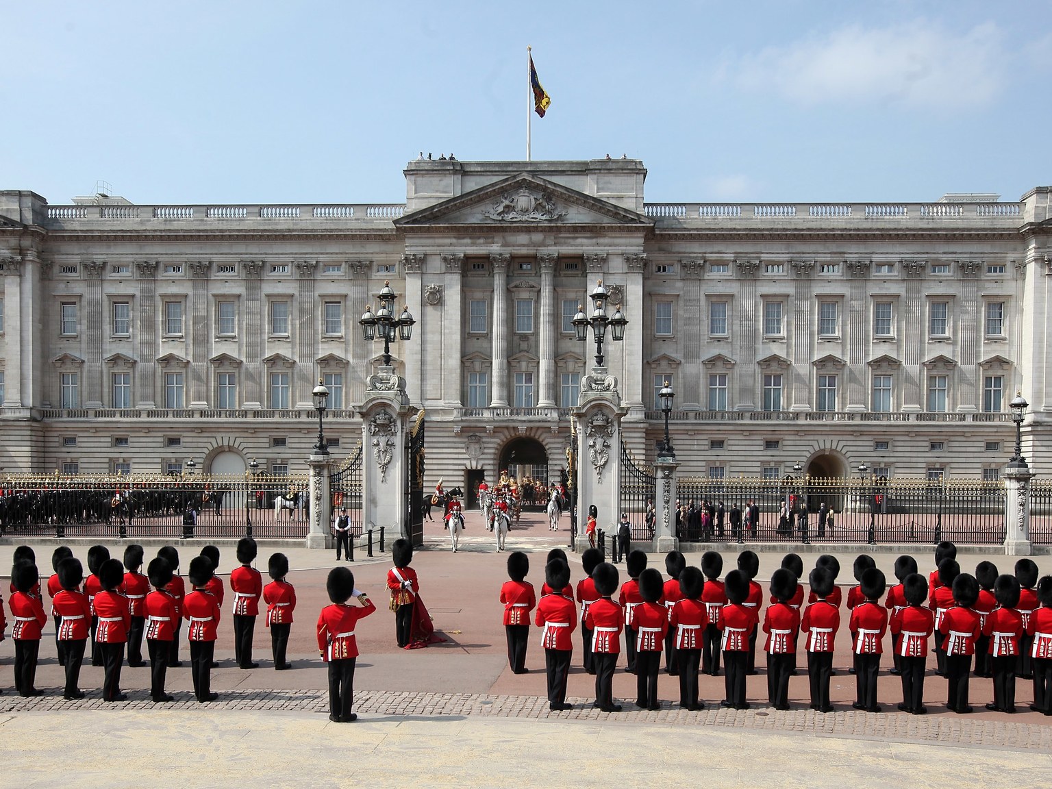 If You Can Ace This General Knowledge Quiz, You Know More Than the Average Person Buckingham Palace