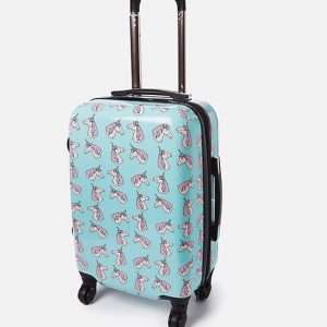 ✈️ Pick an Outfit to Wear on a Plane and We’ll Tell You Which City You’re Headed to 