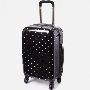 ✈️ Pick an Outfit to Wear on a Plane and We’ll Tell You Which City You’re Headed to 