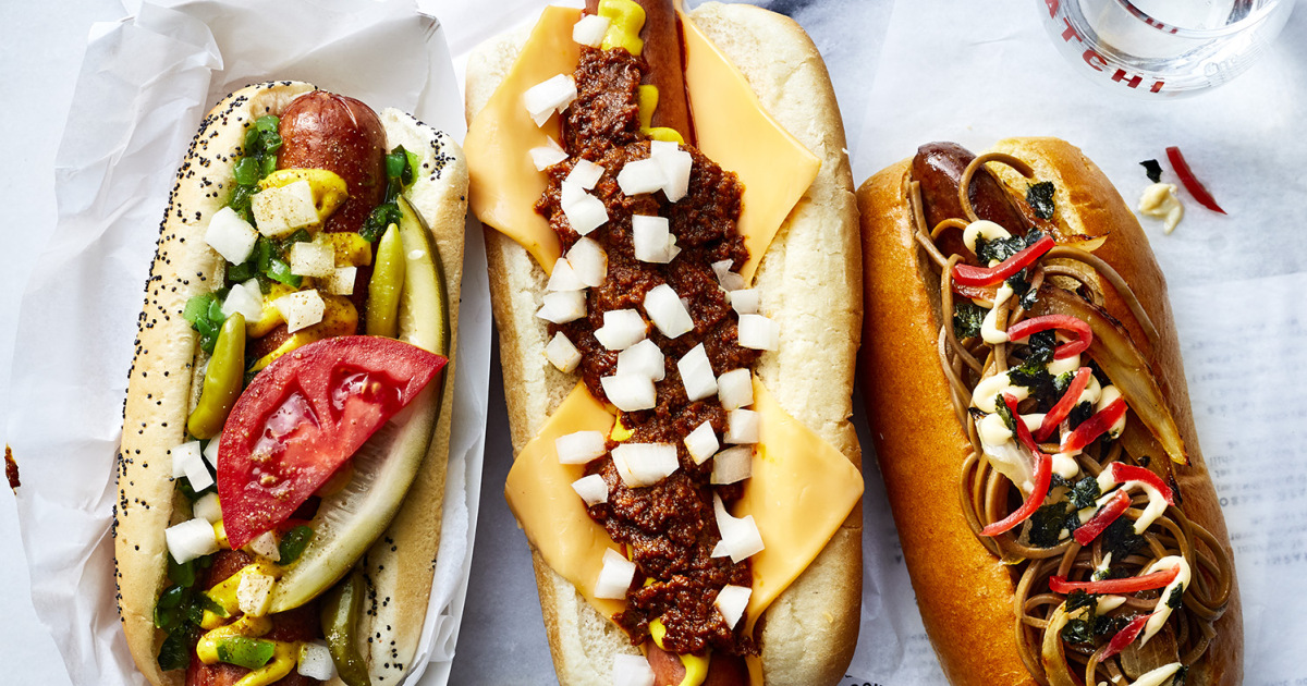 🌭 Build a Saucy Hot Dog and We’ll Give You a Celebrity Beefcake to Marry Chili cheese dog