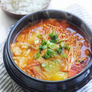 KPop Group-Seoul Travel Quiz Sundubu-jjigae (spicy tofu stew)