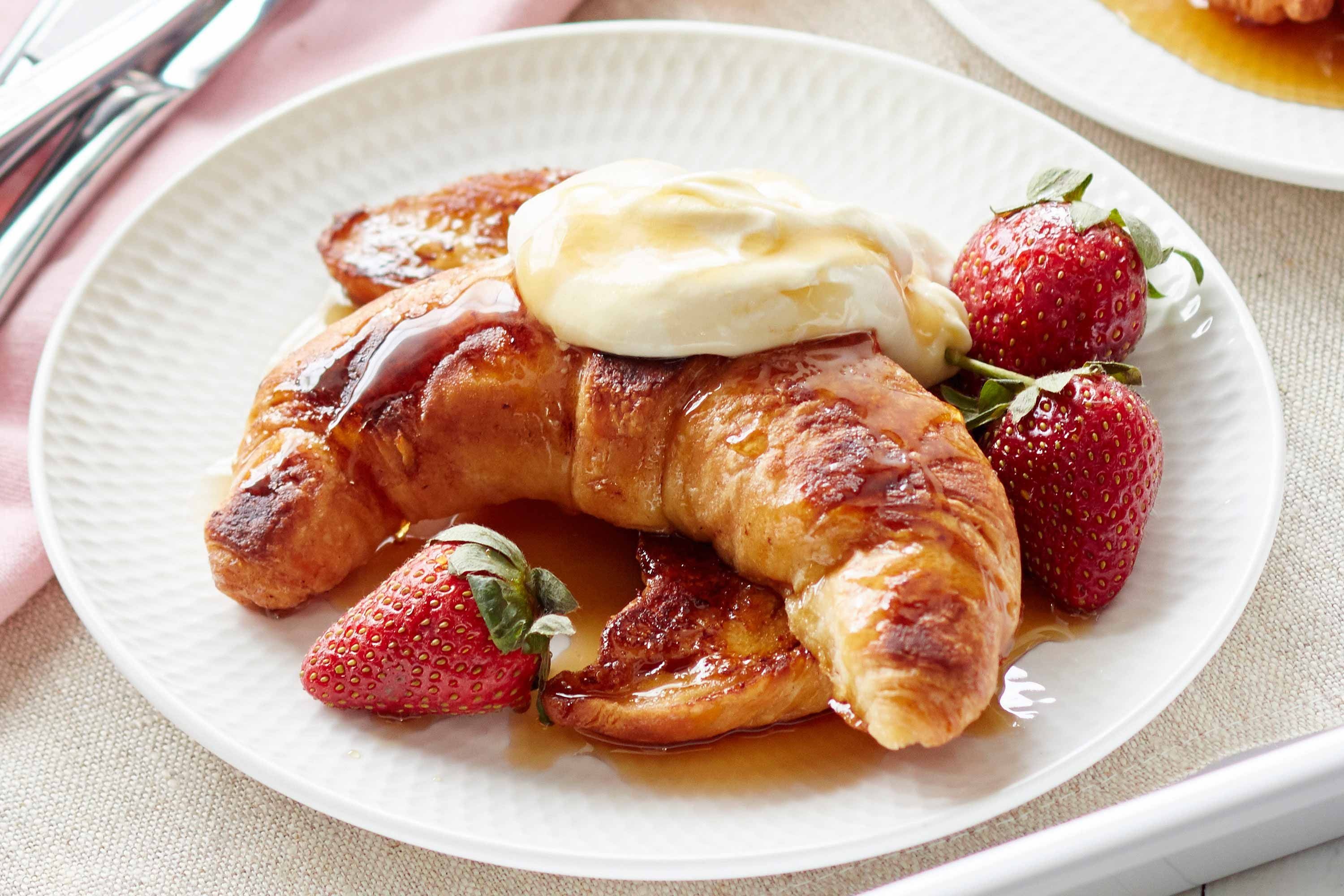 croissant french toast with strawberries 110787 1