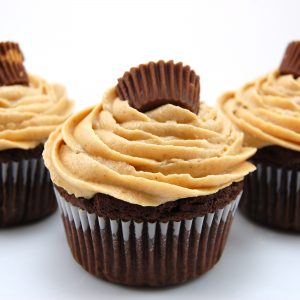 Ice Cream Feast Quiz 🍦: What Weather Are You? 🌩️ Peanut butter cup cupcake
