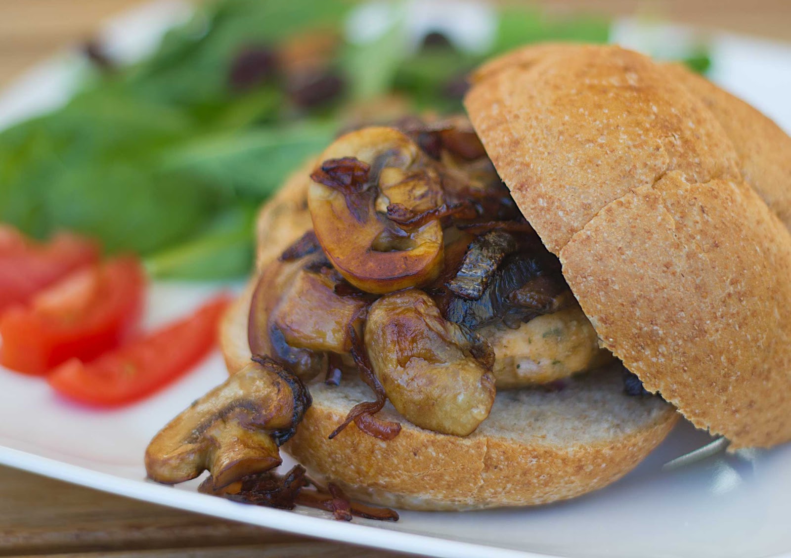 🍔 Build a Luxury Burger and We’ll Guess How Old You Are With 100% Accuracy Mushroom burger