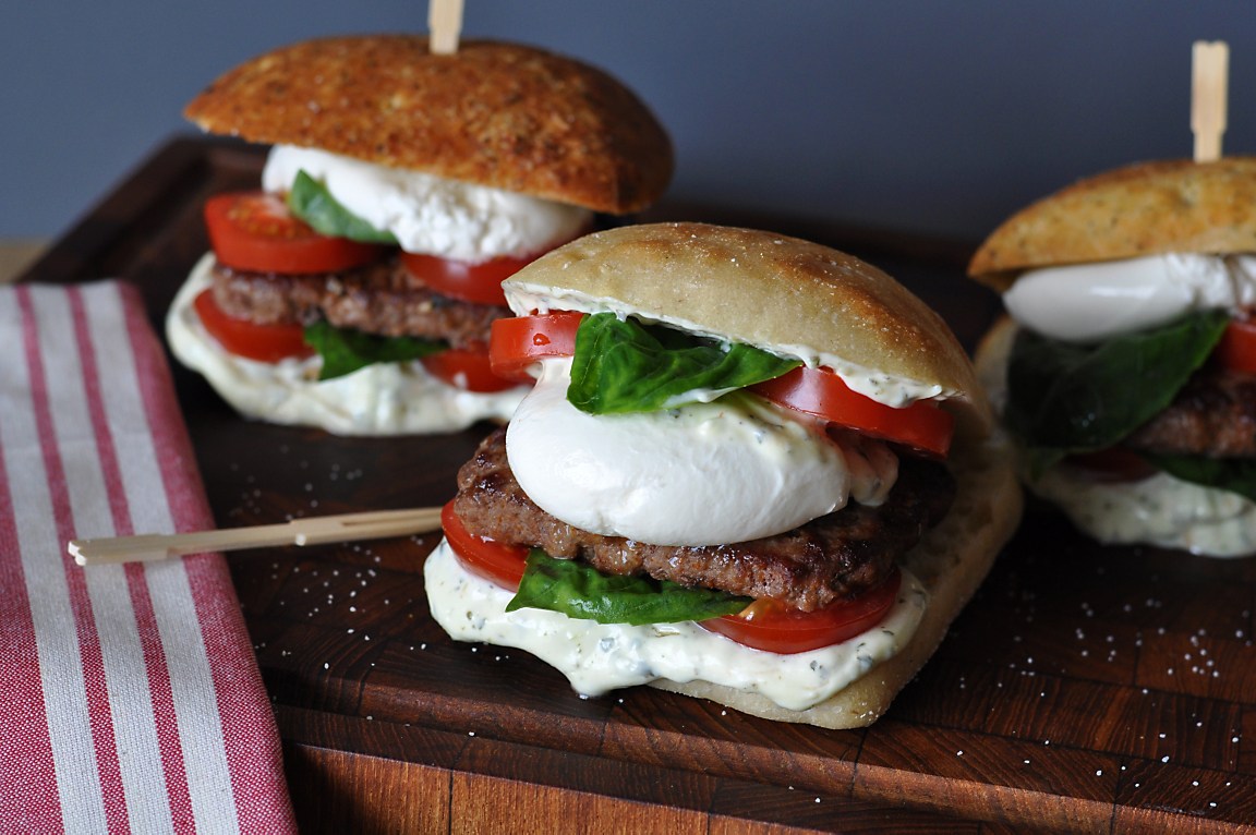 🍔 Build a Luxury Burger and We’ll Guess How Old You Are With 100% Accuracy Burrata on burger