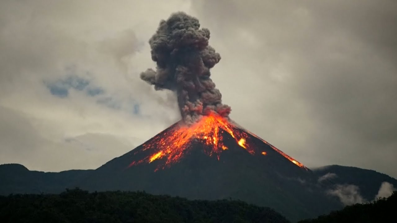 If You Get 12/15 on This General Knowledge Quiz, You’re Smarter Than 80% Of Humanity Volcano eruption