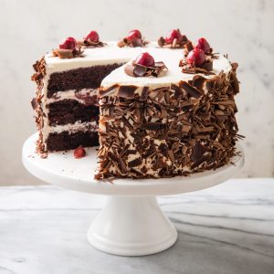 🍰 We Know Whether You’re an Introvert, Extrovert, Or Ambivert Based on Your Cake Opinions Black forest cake