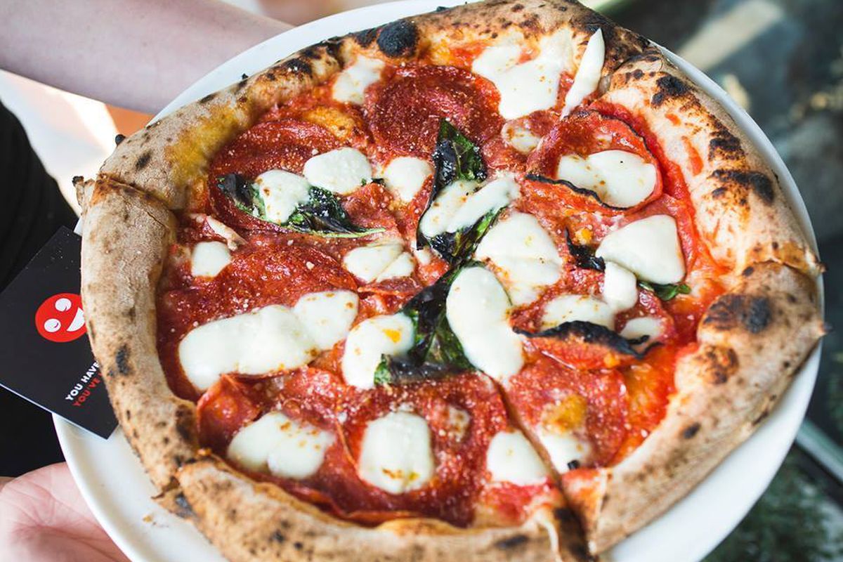 🍕 If You Can Name 12/15 of These Italian Foods, You Should Move to Italy Already Neapolitan pizza