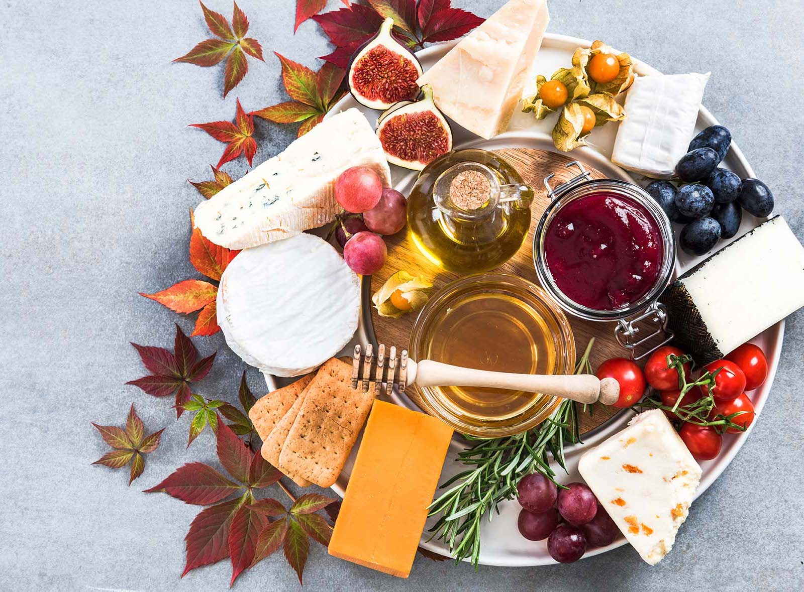 🧀 Your Cheese Choices Will Reveal What State You’re from Cheese platter with all kinds of cheese and fruits