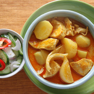 Can We Guess Your Age and Dream Job Based on What Thai Food You Order? Yellow curry with chicken and potatoes