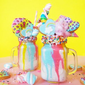 🍰 Don’t Freak Out, But We Can Guess Your Eye Color Based on the Desserts You Eat Freakshake
