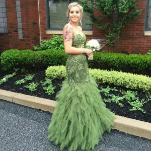 Choose a Rainbow of Prom Dresses and We’ll Guess Your Generation and Zodiac Sign 