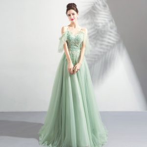 Choose a Rainbow of Prom Dresses and We’ll Guess Your Generation and Zodiac Sign 