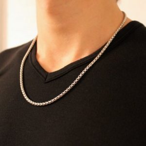 Everyone Has a Type of Man They’re Attracted to — Here’s Yours Necklace or bracelet