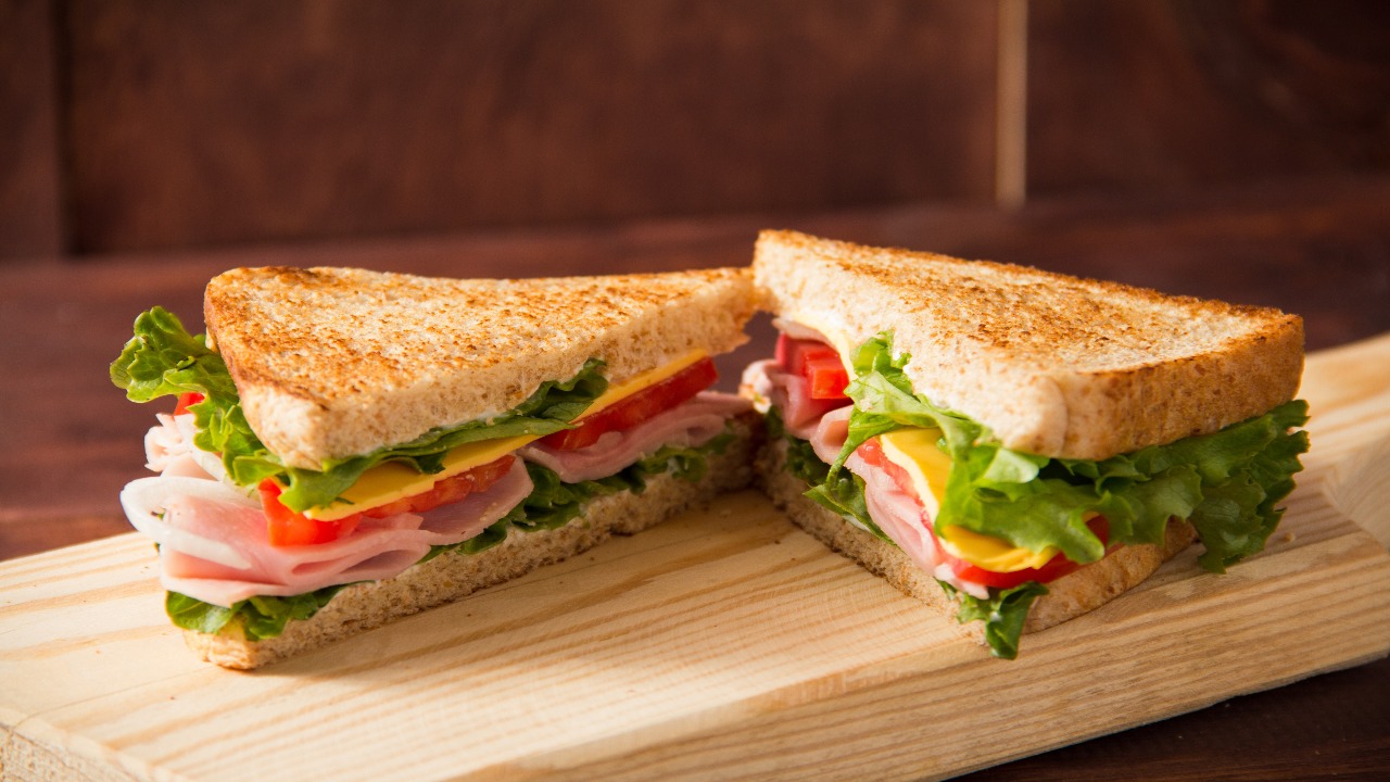Can We Guess the Food You Love from the Food You Hate? Quiz sandwiches