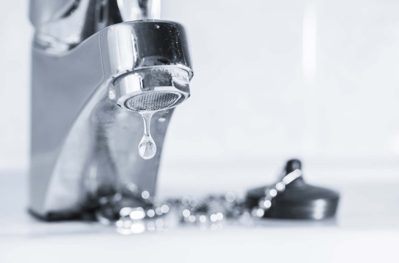 How Often You 🧽 Clean These Things Will Reveal How 🧼 Gross Your Home Is leaky faucet
