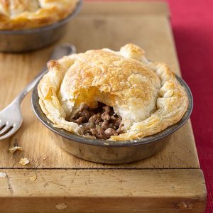 Which Male Australian Celeb Do You Belong With? Quiz Aussie meat pie