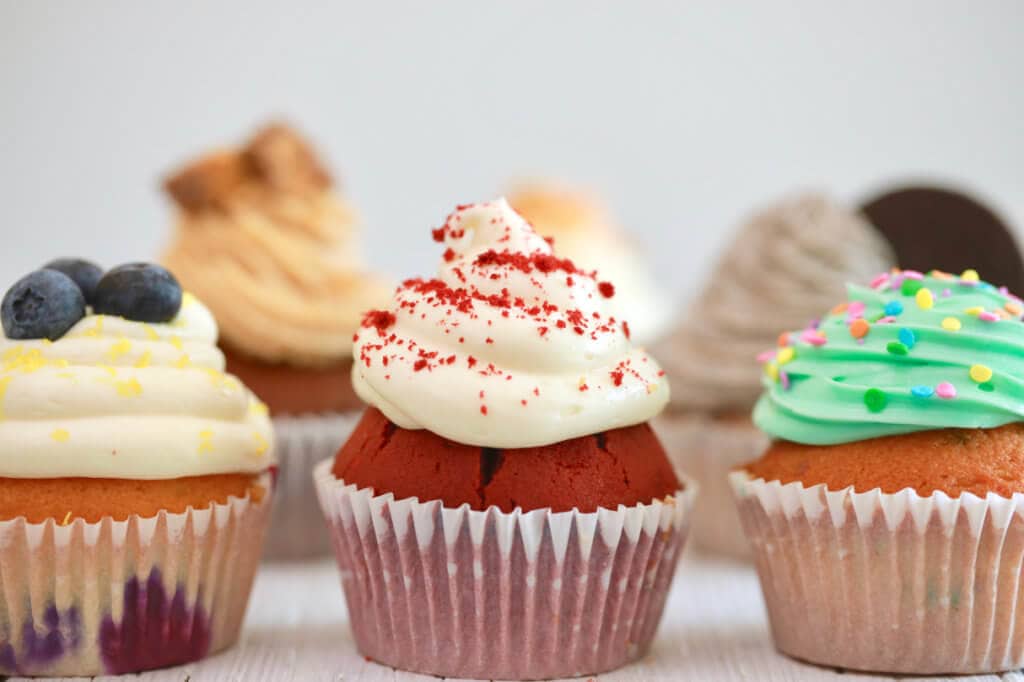 Dessert Quiz 🍰: Pick Cakes & Reveal Your Guiltiest Pleasure cupcakes