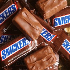 🍫 Can We Guess If You’re Single from Your Taste in Chocolate? Snickers