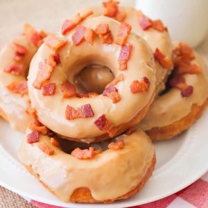 🍰 This Dessert Quiz Will Reveal the Day, Month, And Year You’ll Get Married Bacon maple donut