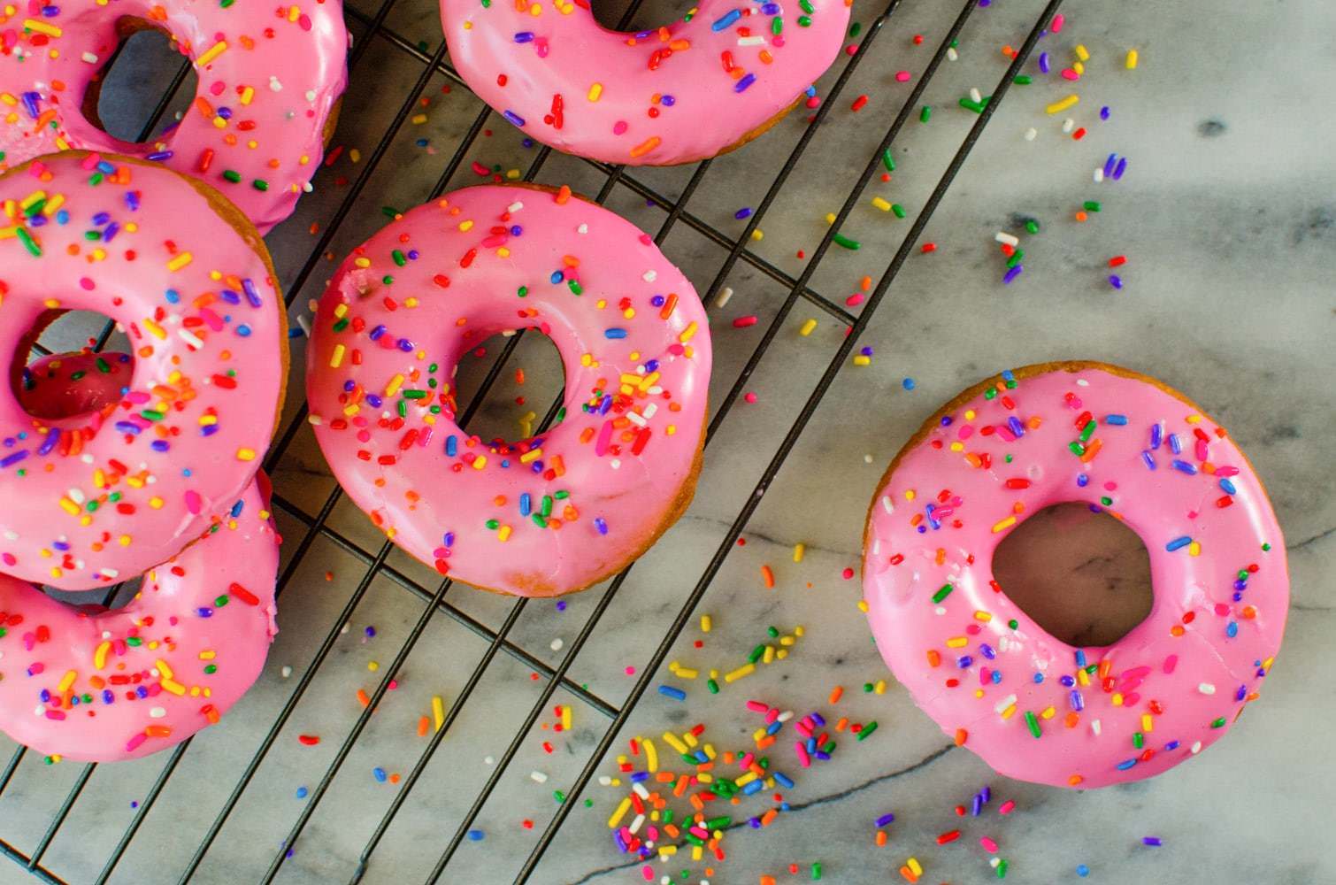 🥐 Can We Guess Your Age and Gender Based on the Pastries You’ve Eaten? Strawberry sprinkled donuts