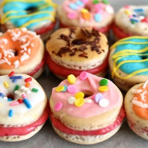 🍰 Don’t Freak Out, But We Can Guess Your Eye Color Based on the Desserts You Eat Macaron donuts