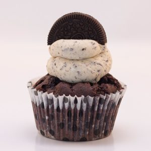🍫 Can We Guess If You’re Single from Your Taste in Chocolate? Cookies and cream cupcake