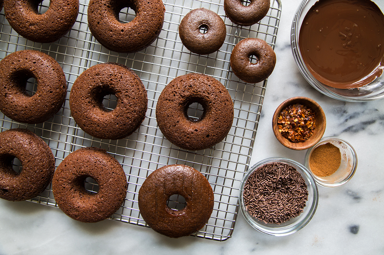 🍫 We Know Whether You’re an Introvert, Extrovert, Or Ambivert Based on How You Rate These Chocolate Desserts Chocolate donuts doughnuts