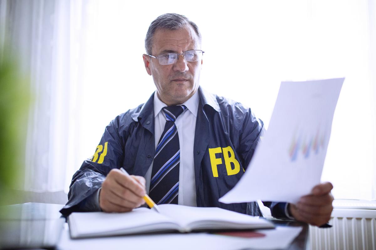 💼 This Quick Career Test Will Reveal Whether You Are an Introvert or an Extrovert FBI Agent1