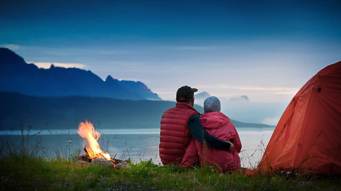 What % Dateable Are You? Quiz couple camping