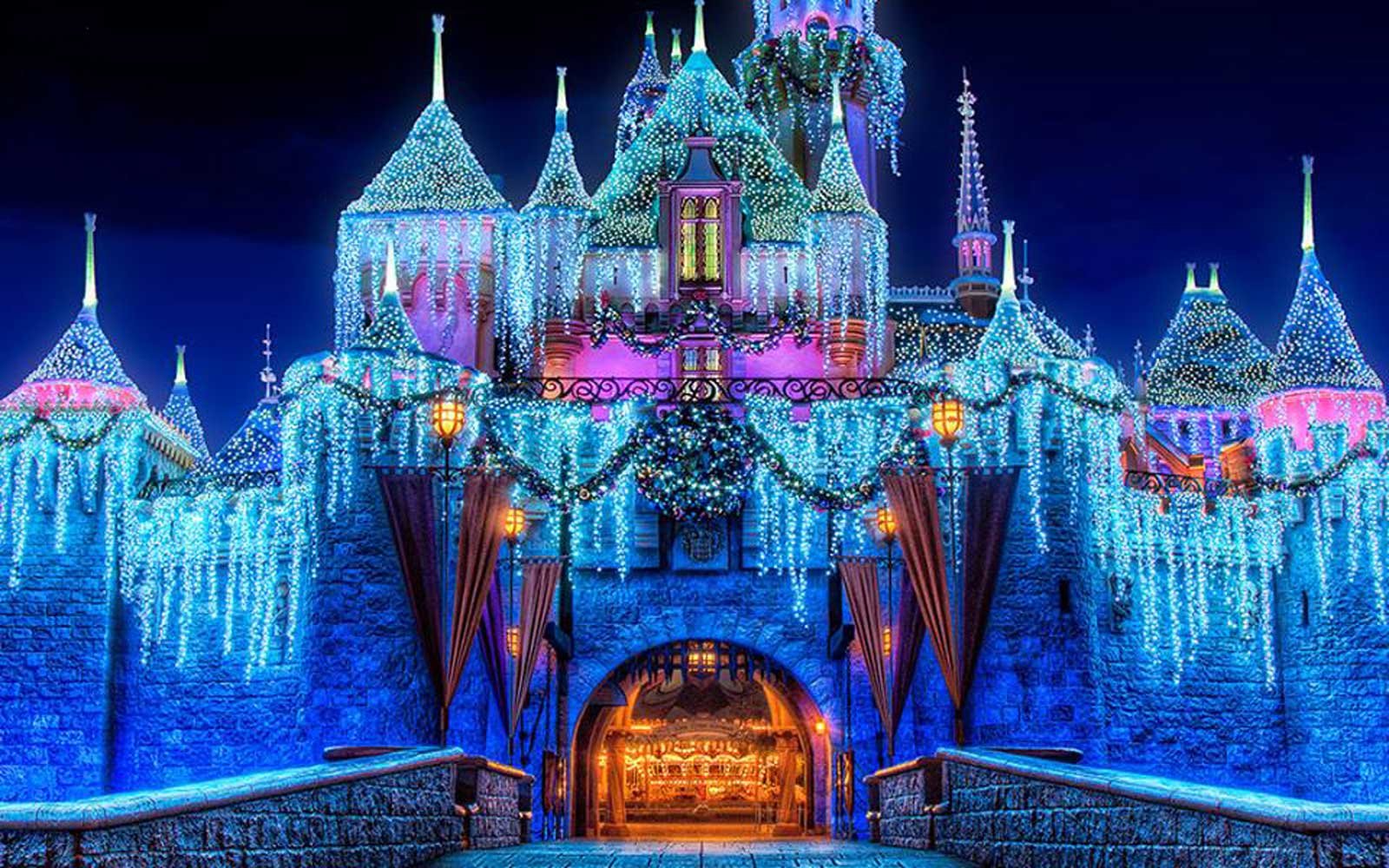 Which Chill Disney Princess Are You? Disneyland christmas