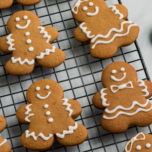 🍰 We Know Which Cake Represents Your Personality Based on the Bakery Items You Choose Gingerbread