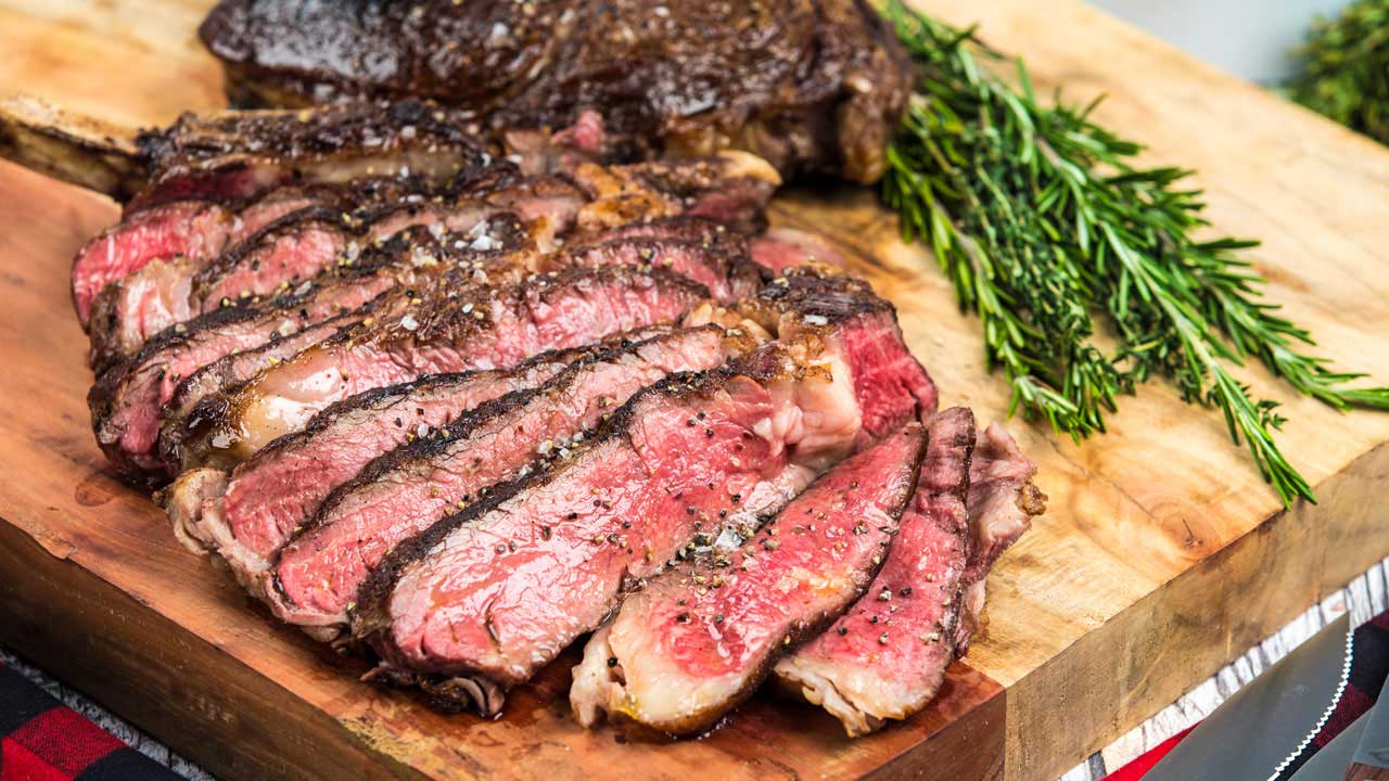 Pick a Food for Every 🌈 Color and We’ll Tell You the Age of Your Taste Buds Steak