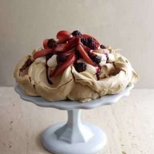 🍽 Eat a Fancy Meal and We’ll Guess If You’re an Introvert or Extrovert Brown sugar pavlova