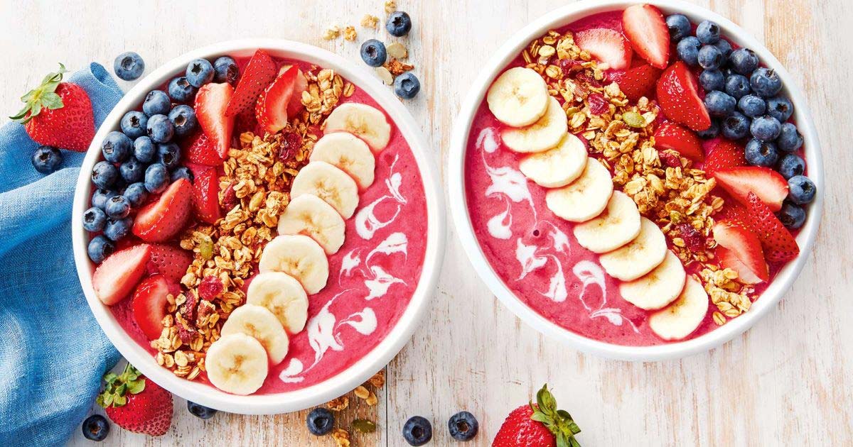 Choose Between These Foods and We’ll Tell You If You Eat Like an Old or Young Person smoothie bowl