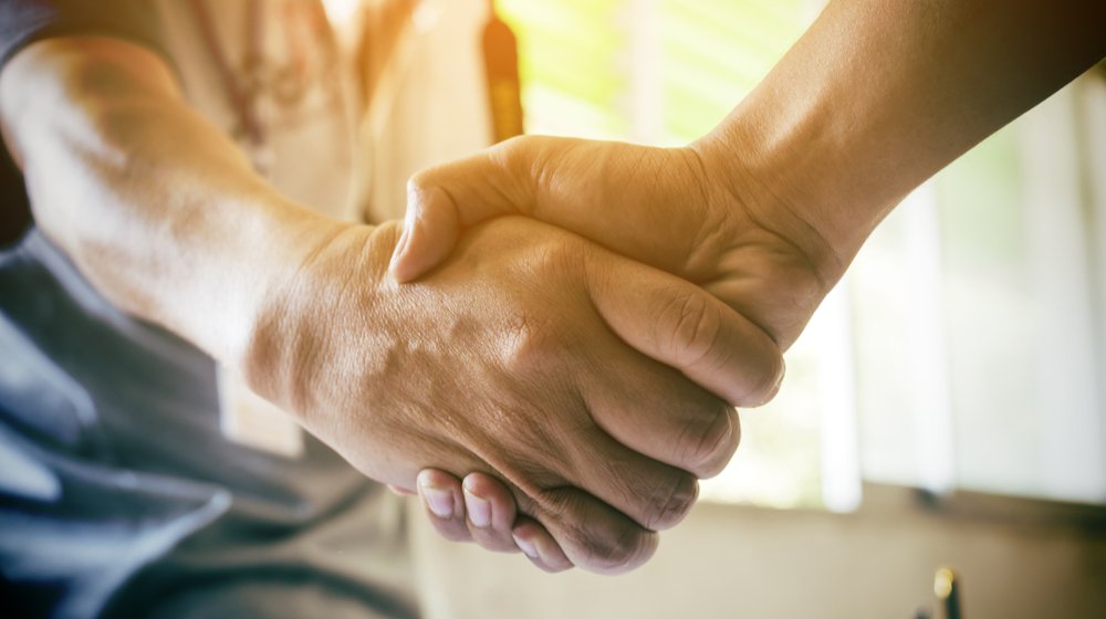 Sorry, You’re Not a Grown-Up If You Don’t Have at Least 12/23 of These Skills Handshake Negotiation