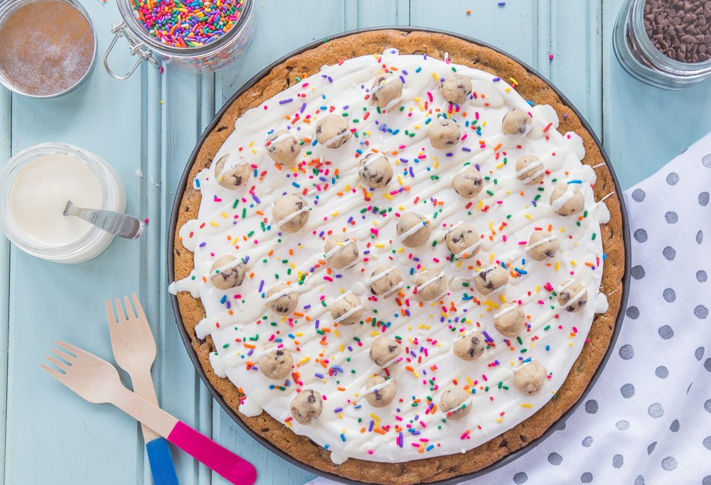 🍕 Make a Dessert Pizza and We’ll Accurately Reveal Your Astrological Sign dessert pizza with ice cream9