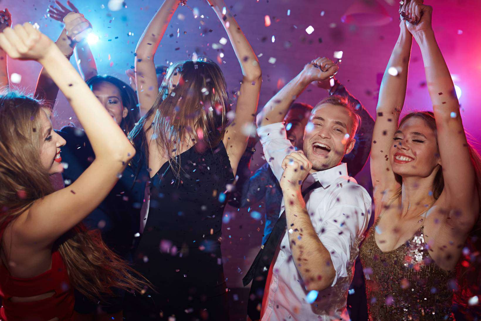 We’ll Tell You What % Attractive You Are by Your Response to These Texts partying