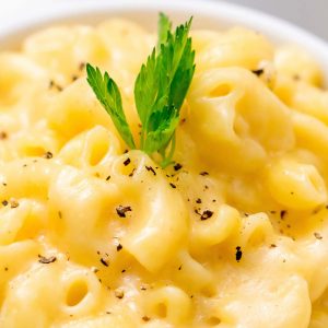 Fill up Your Plate at This Buffet 🍴 and We’ll Let You Know What Age You May Live to Mac and cheese