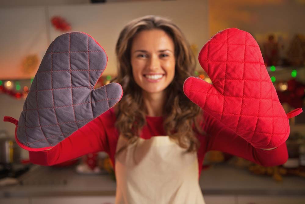 Sorry, You’re Not a Grown-Up If You Don’t Own at Least 13/25 of These Kitchen Things Oven Mitts