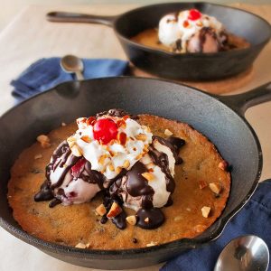 🍨 What Ice Cream Flavor Are You? Create a Giant Sundae to Find Out Skillet cookie