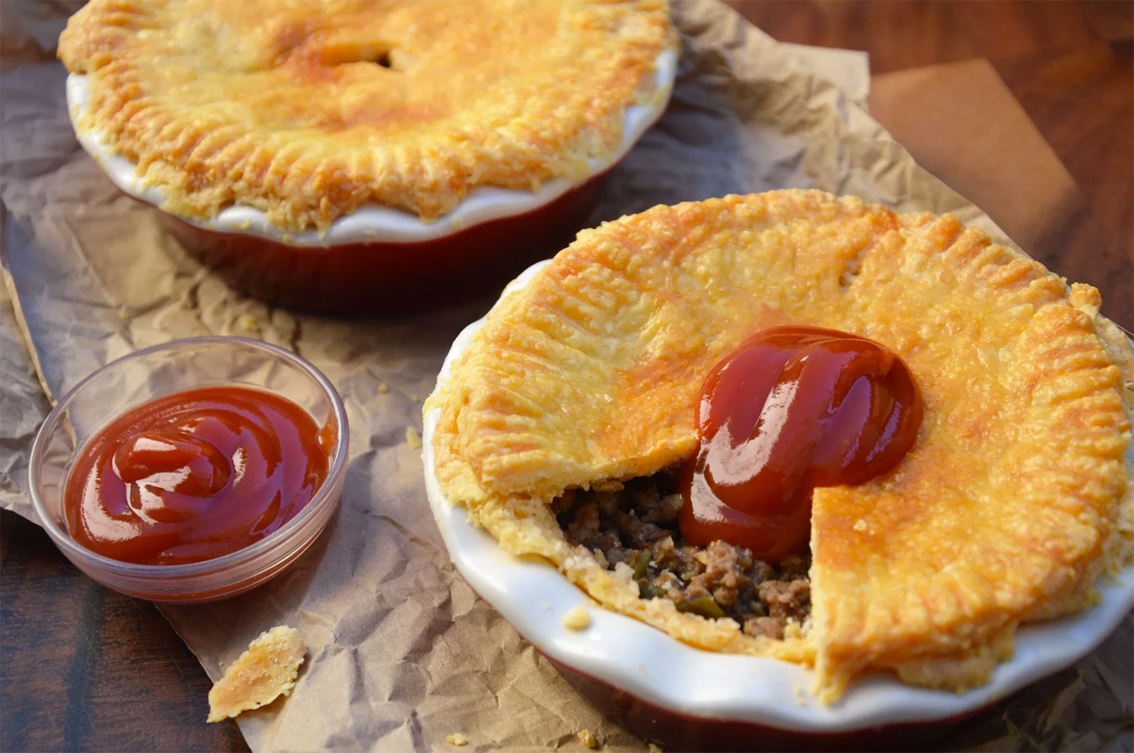 🍴 Tell Us If You Cut These Foods or Not and We’ll Tell You If You Are Weird or Normal Meat Pie