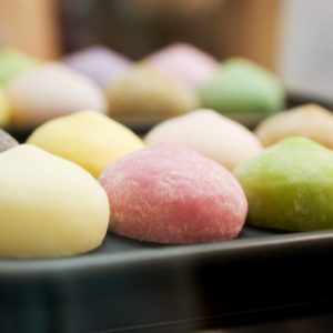 Wanna Know If You Are Oldie Or Youngster? Take This Quiz To Know Mochi