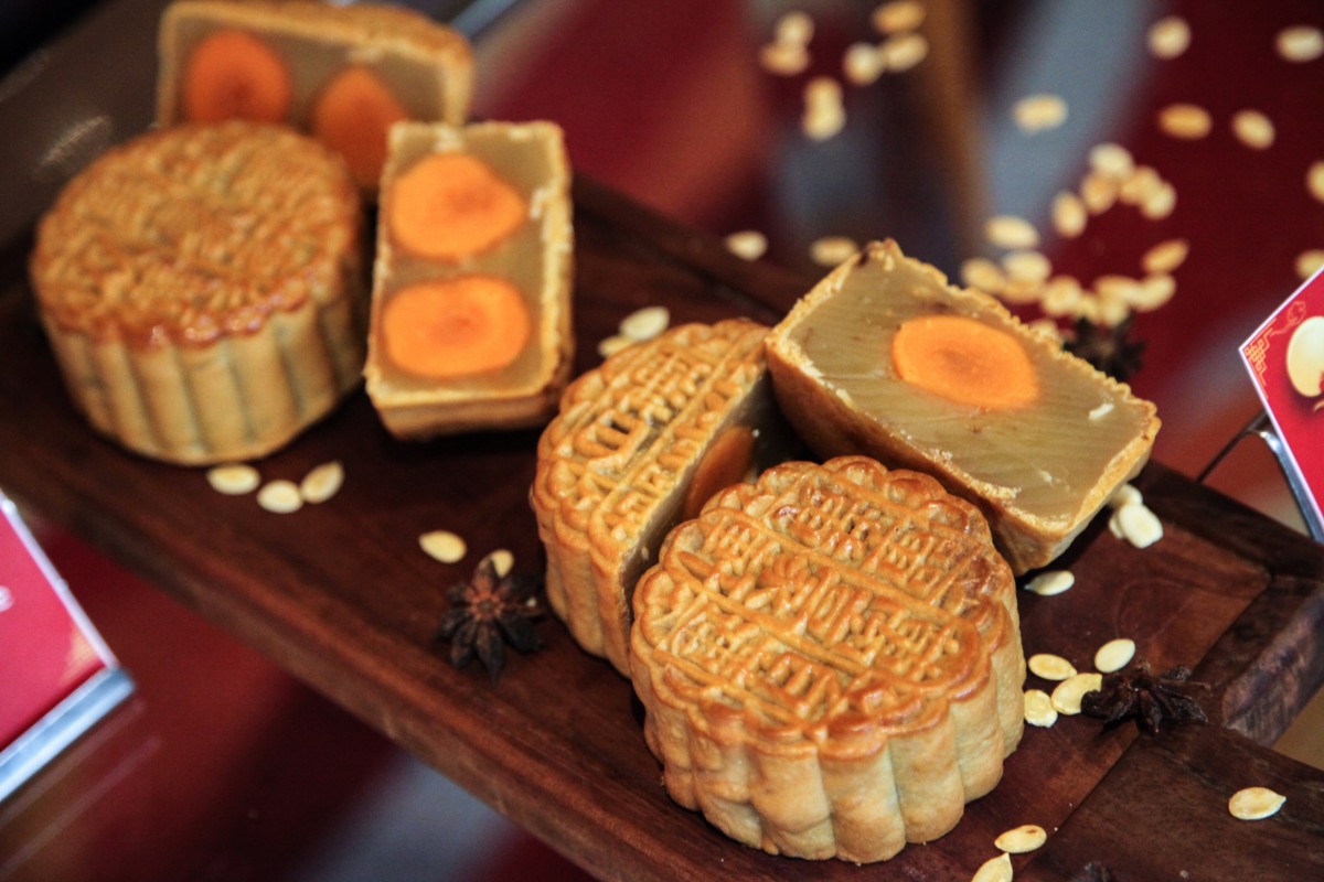 🍮 Don’t Call Yourself a Dessert Expert If You Haven’t Tried 17/33 of These Foods from Around the World Mooncakes