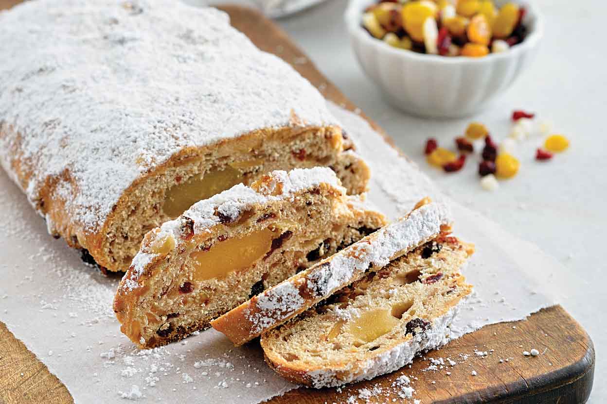 🍮 Don’t Call Yourself a Dessert Expert If You Haven’t Tried 17/33 of These Foods from Around the World Stollen