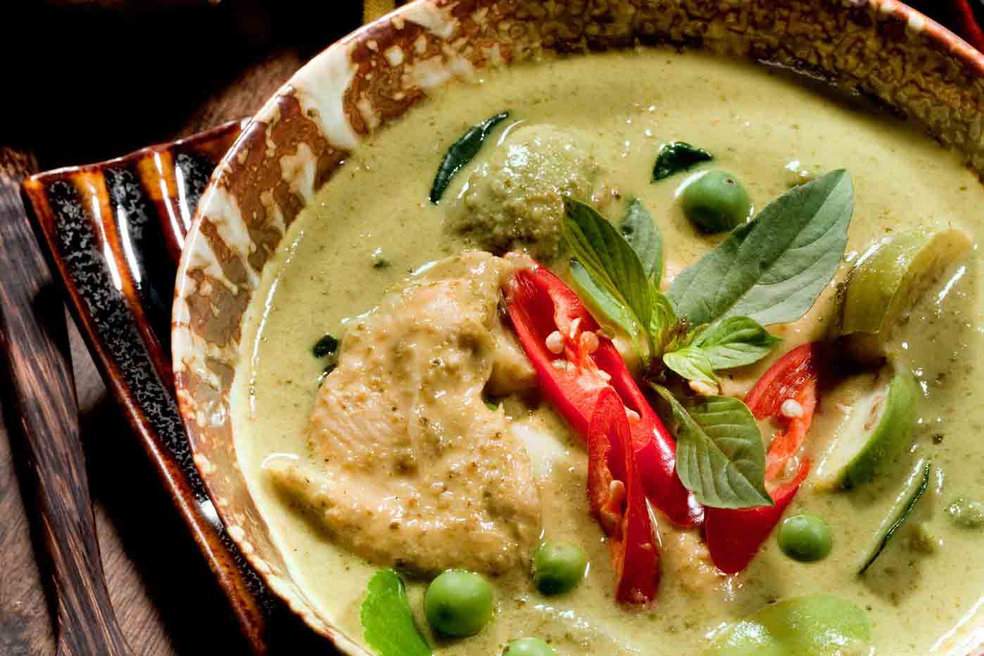 🌶 Only a Person Who Can Handle the Heat Will Have Eaten 13/25 of These Spicy Foods Thai green curry