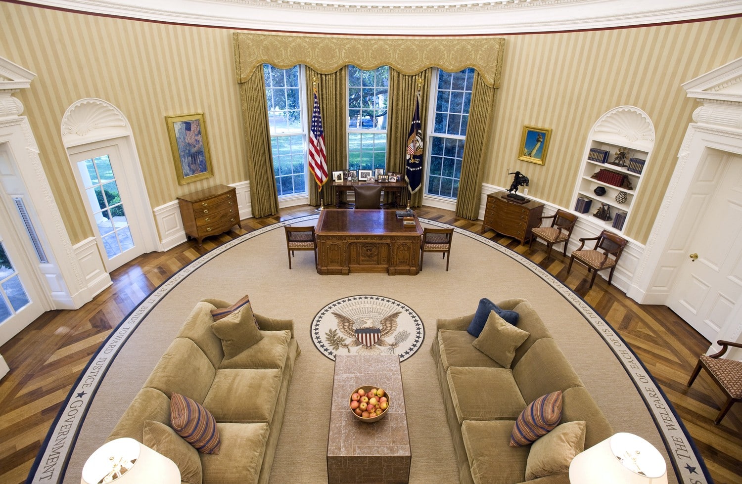 This Geography Quiz Is 🌈 Full of Color – Can You Pass It With Flying Colors? White House Oval Office