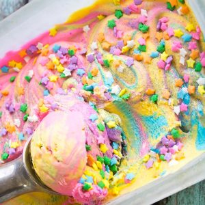 Ice Cream Feast Quiz 🍦: What Weather Are You? 🌩️ Unicorn ice cream