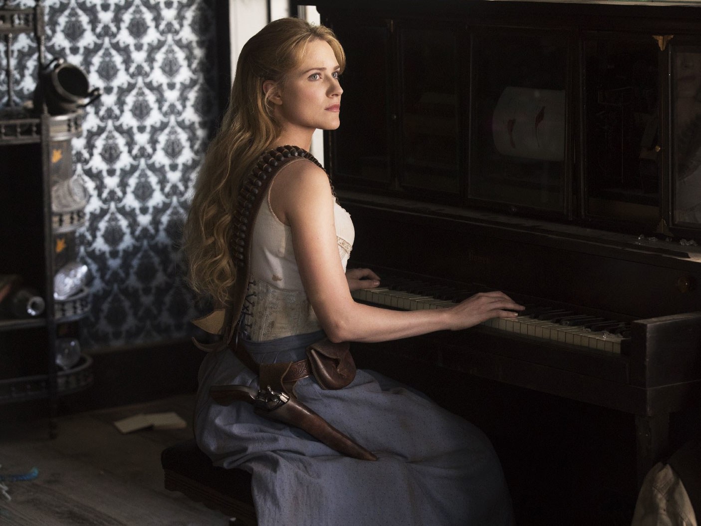 Unfortunately, Only About 20% Of People Can Ace This General Knowledge Quiz — Let’s Hope You’re One of the Smart Ones Westworld Dolores Playing Piano