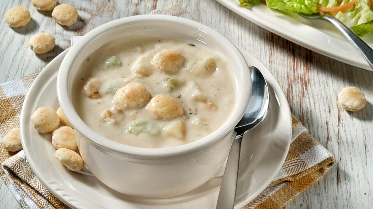 🍝 Say “Yay” Or “Nay” to These Comfort Foods, And We’ll Reveal What Type of Soul You Have New England Clam Chowder